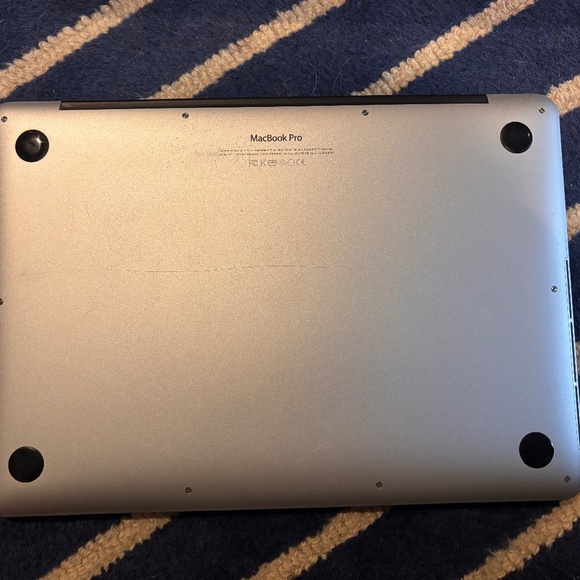 Apple MacBook Pro 13.3" Laptop - Picture 7 of 13